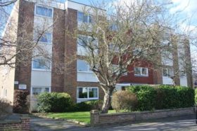 2 bedroom Flat to re...